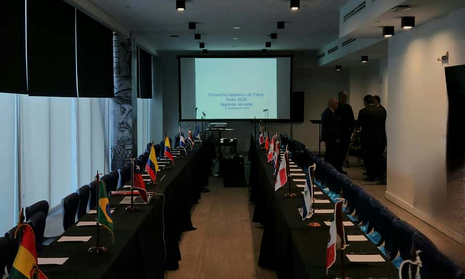 Renta de pantalla grande para evento corporativo en Doral